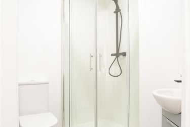 8 bed flat, Queens Road East, Lenton Abbey, Beeston, NG92GN - Image 4